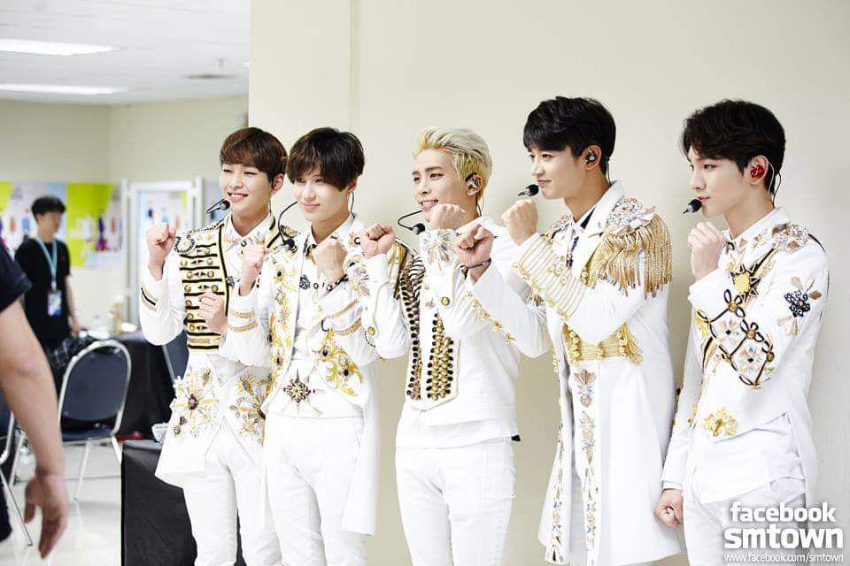 SHINee (facebook.com/SHINee)