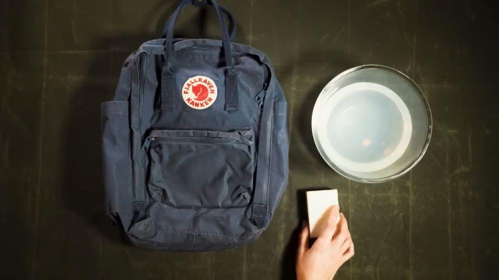5 Cara Mencuci Tas Fjallraven Kanken, biar Gak Pudar dan Awet!