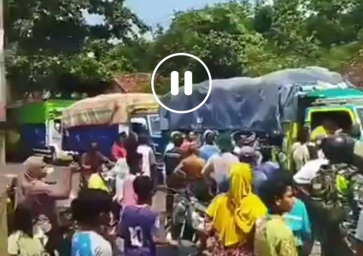 Pupuk Subsidi Langka, Warga Dompu Tahan Truk Pengangkut Pupuk