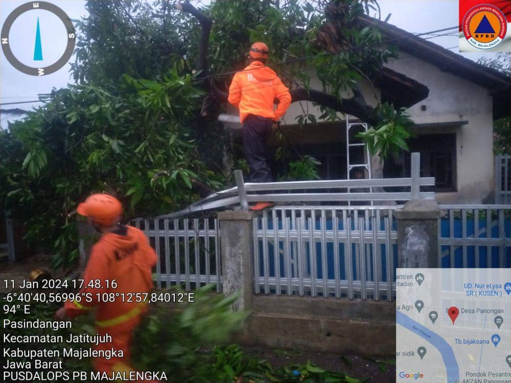 Puting Beliung, Lima Rumah di Jatitujuh Majalengka Rusak