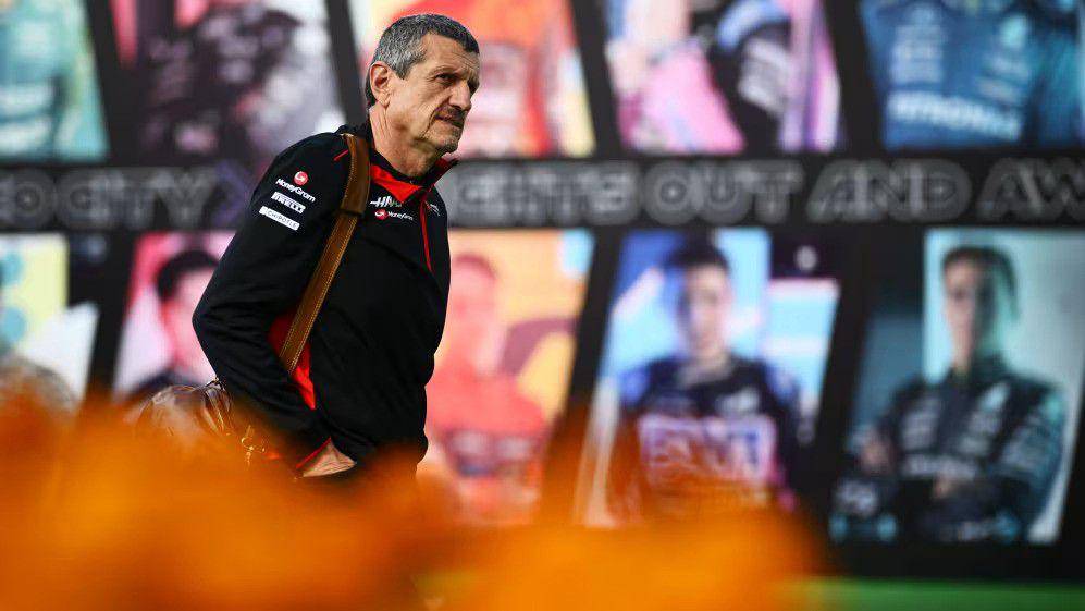 mantan Team Principal Haas, Guenther Steiner (formula1.com)