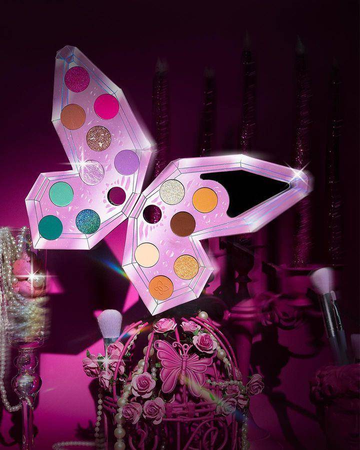rekomendasi eyeshadow biru (instagram.com/mop.beauty)