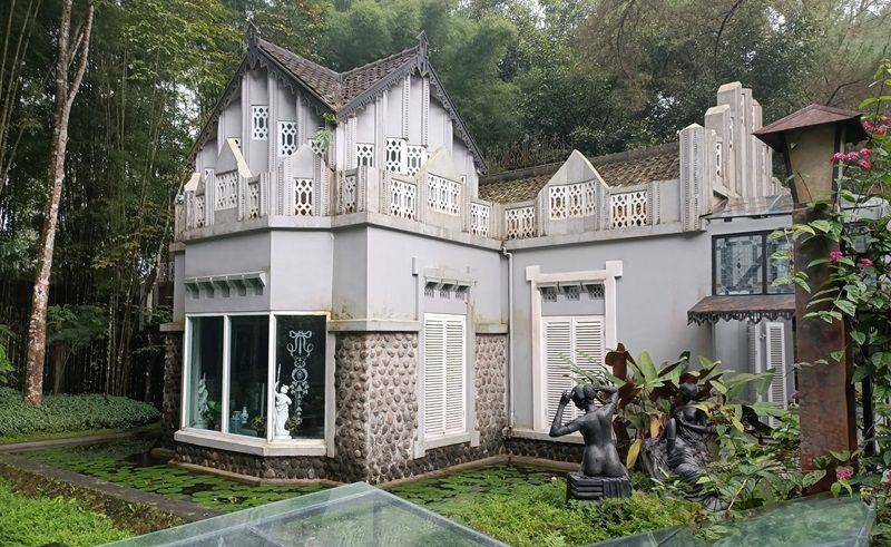 Museum Ullen Sentalu (google.com/maps/djuni rimba)