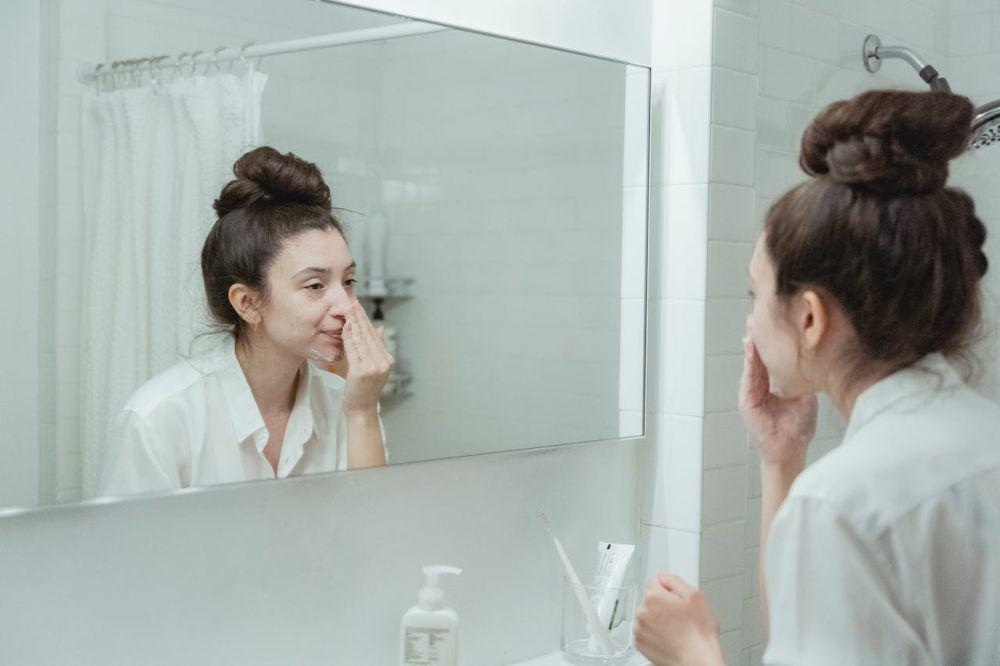 8 Langkah Memakai Cleansing Balm agar Makeup Bersih Maksimal