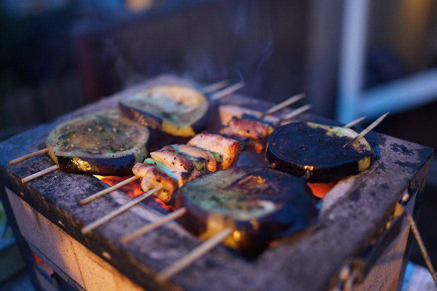 ilustrasi makanan gosong (unsplash.com/jessie beck)