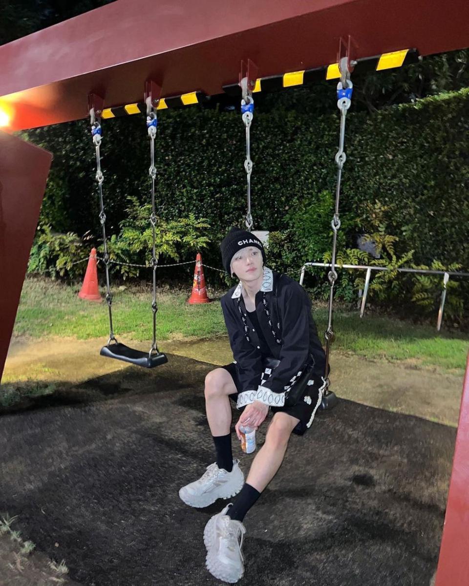 short pants ala Taeyong NCT (instagram.com/taeoxo_nct)