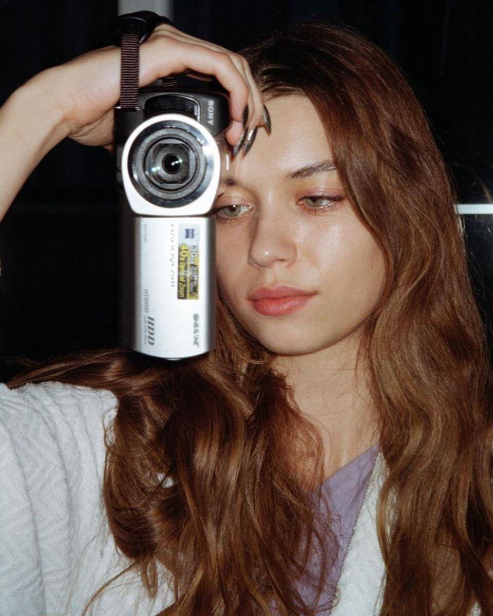 potret Afra Saracoglu (instagram.com/afrasaracoglu)