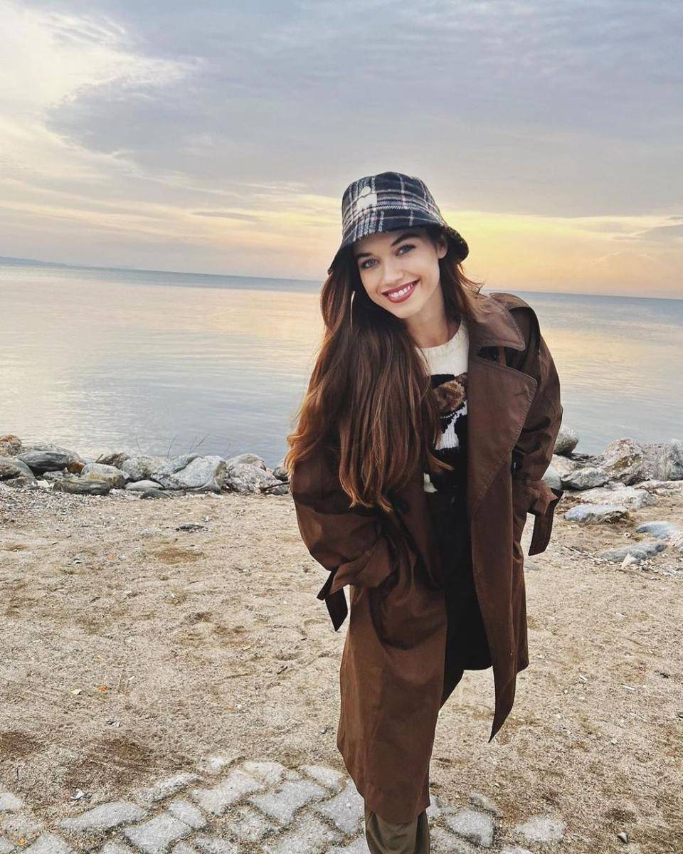 potret Afra Saracoglu (instagram.com/afrasaracoglu)