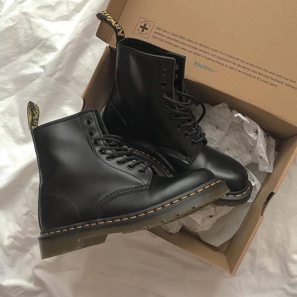 ilustrasi sepatu Dr Martens (instagram.com/drmartensid)