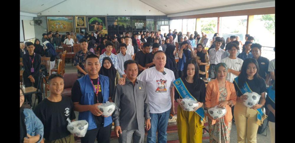 Iwan Bule Diskusi Politik Bersama Gen Z di Kuningan