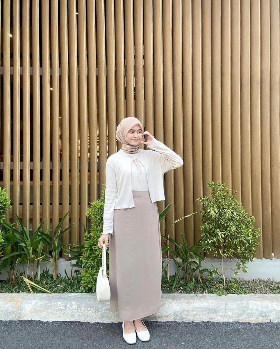 inspirasi OOTD ala Listy Septia (instagram.com/listyseptia)