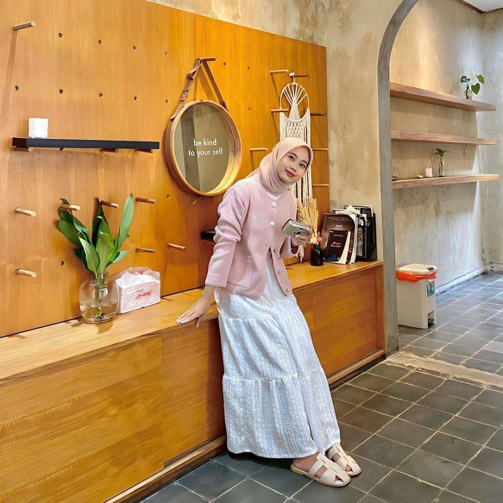 inspirasi OOTD ala Arin (instagram.com/arinadillaa)