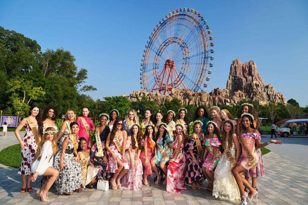 Potret Finalis Miss Global 2023 saat Berkunjung ke Vinwonders (Fcaebook.com/Miss Global Organization)