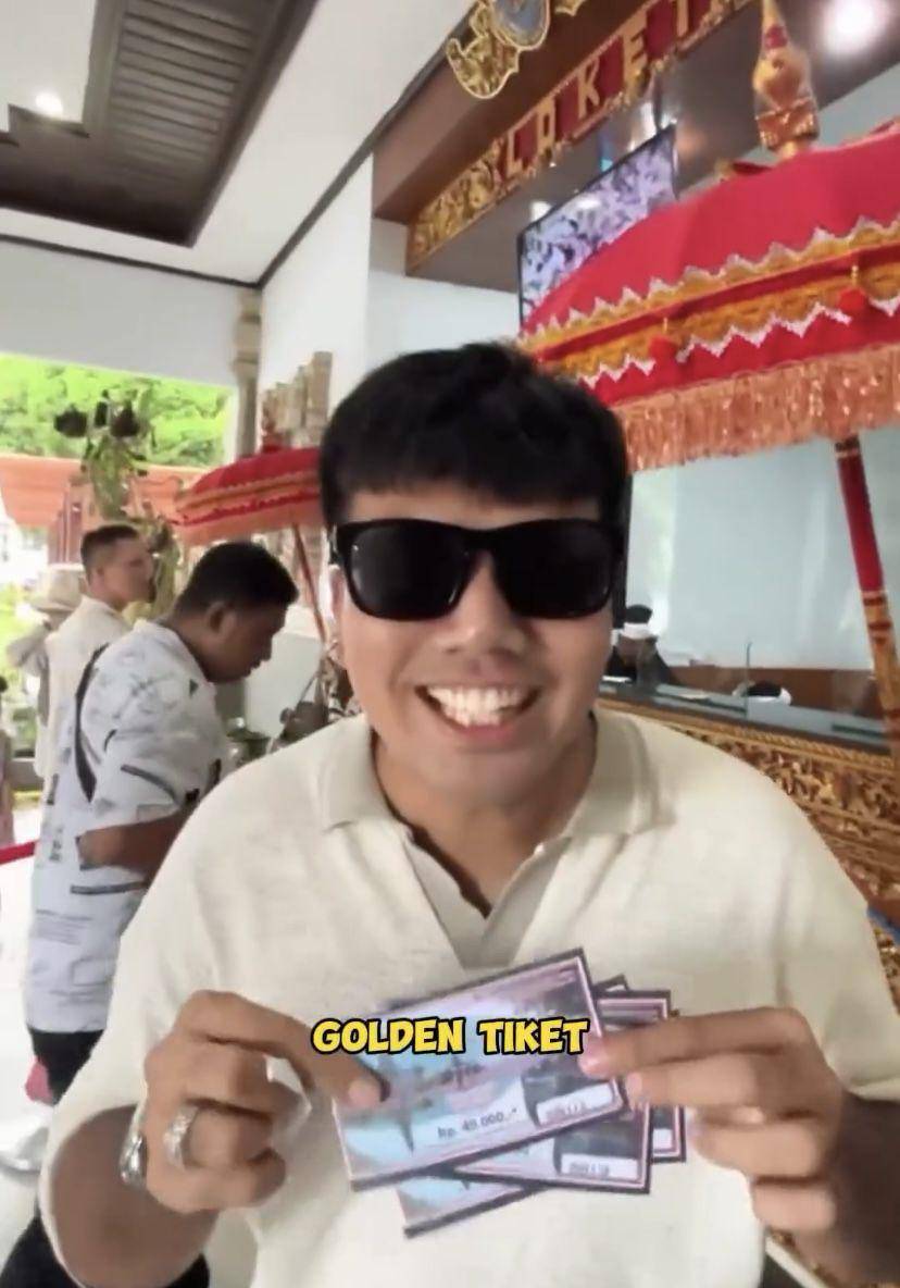 potret Frans Faisal pakai baju adat Bali (Instagram.com/fransfaisal_)