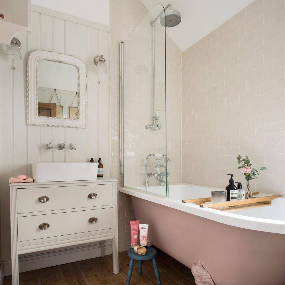 ilustrasi kamar mandi warna netral (idealhome.co.uk)