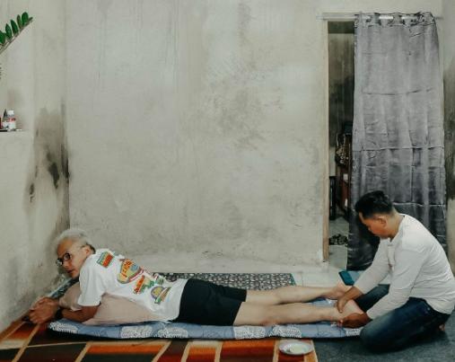 13 Potret Unik Ganjar saat Blusukan di Rumah Warga