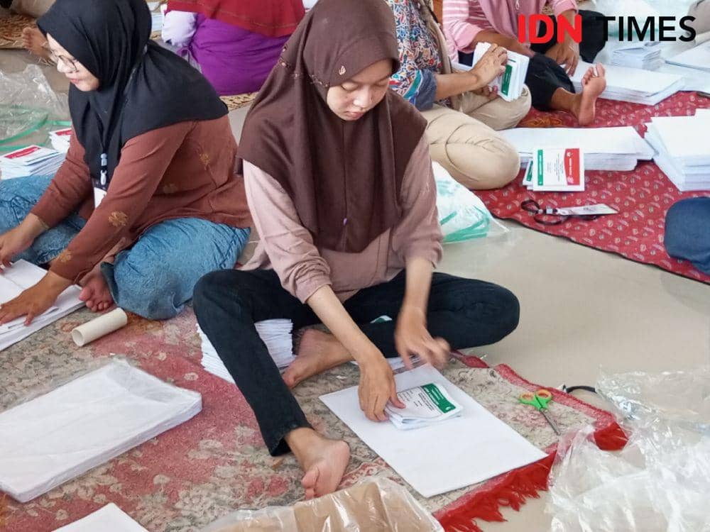 KPU Banyumas Kerahkan 550 Orang Kejar Target Pelipatan Kertas Suara