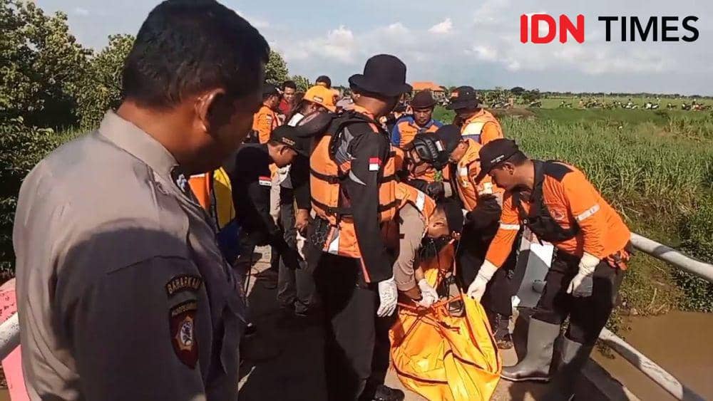 Jasad Kakek Terpeleset Hanyut di Sungai Kota Madiun Ditemukan