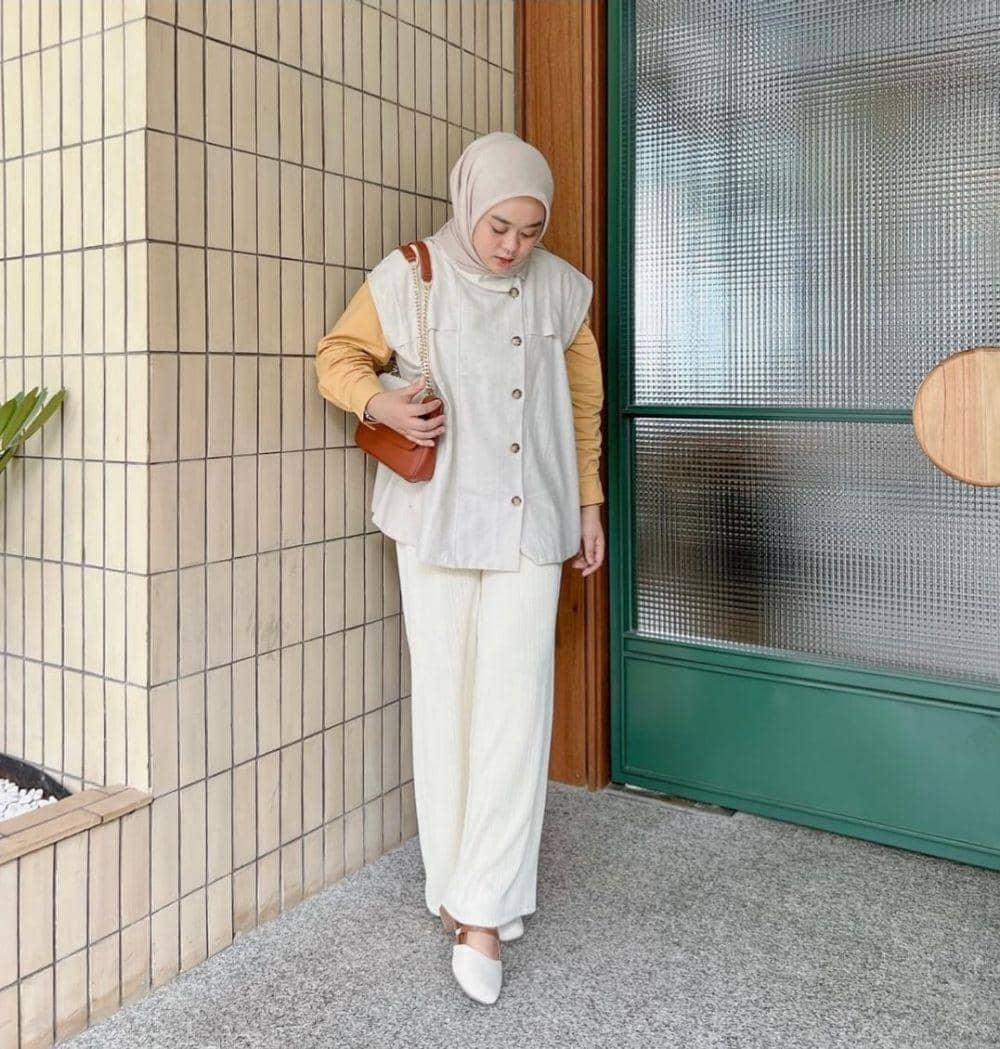 OOTD ala Adzra Afifah (instagram.com/adzraafifah)