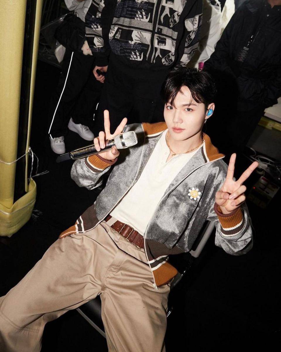 Doyoung TREASURE (instagram.com/yg_treasure_official)