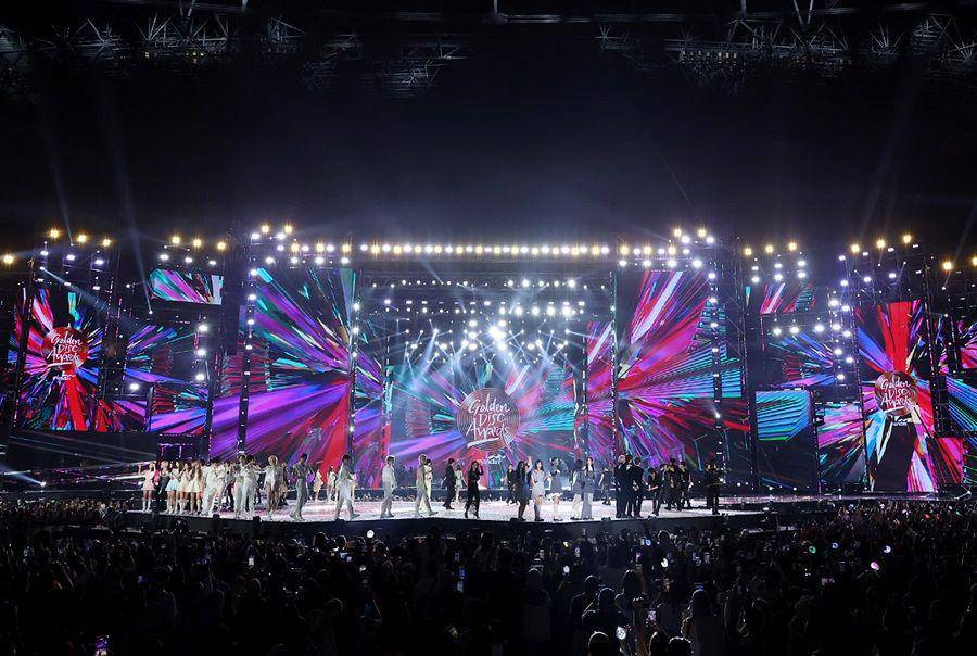Para idol saat penutupan Golden Disc Awards 2024 (Dok. Golden Disc Awards)