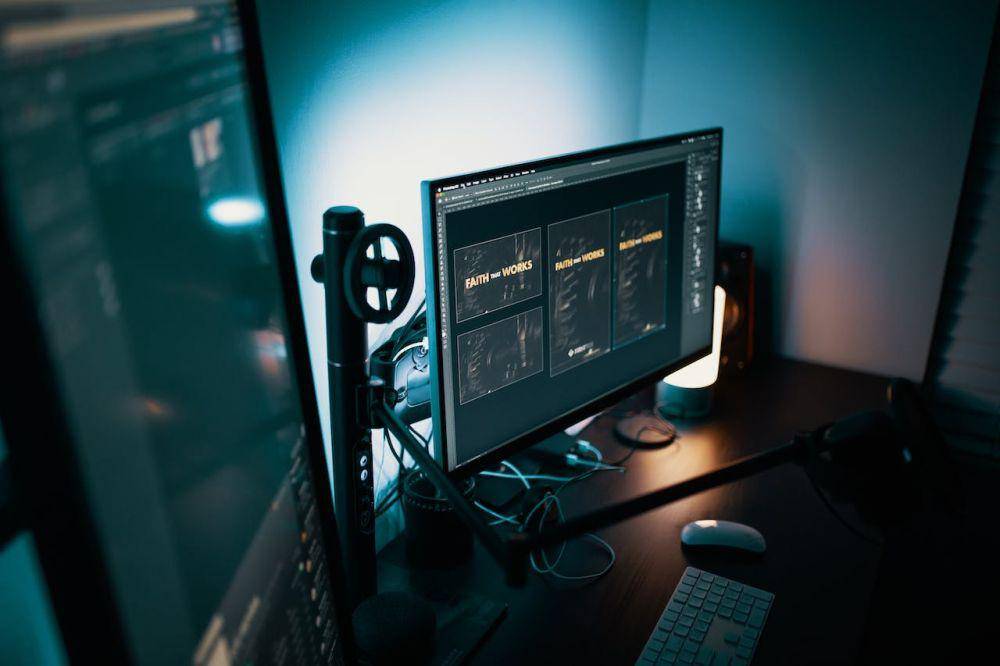 ilustrasi monitor komputer (pexels.com/Josh Sorenson)