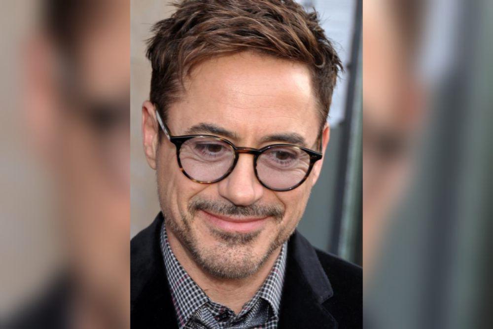 10 Kisah Hidup Robert Downey Jr, Tak Segemerlap Kariernya!