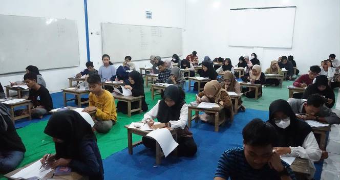 Tipe-tipe siswa saat ujian Grammar. (instagram.com/kresna_institute)