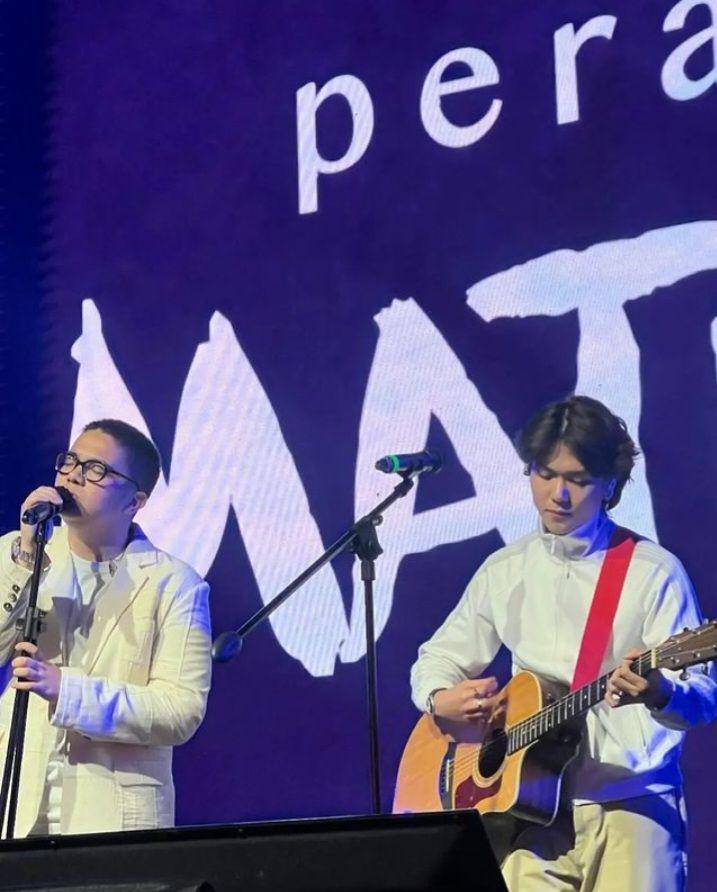 potret Iqbaal Ramadhan dan Umay Shahab (instagram.com/update_umayshahab)