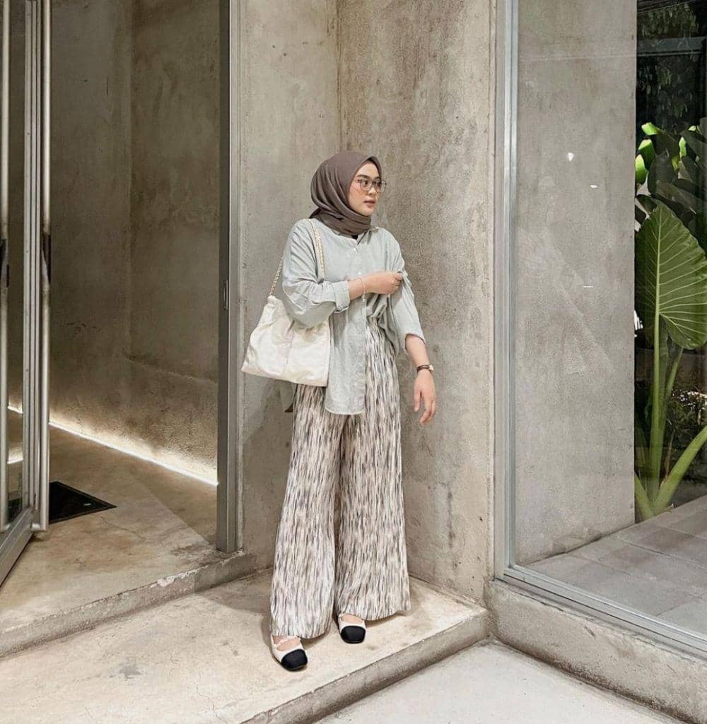 OOTD ala Adzra Afifah (instagram.com/adzraafifah)