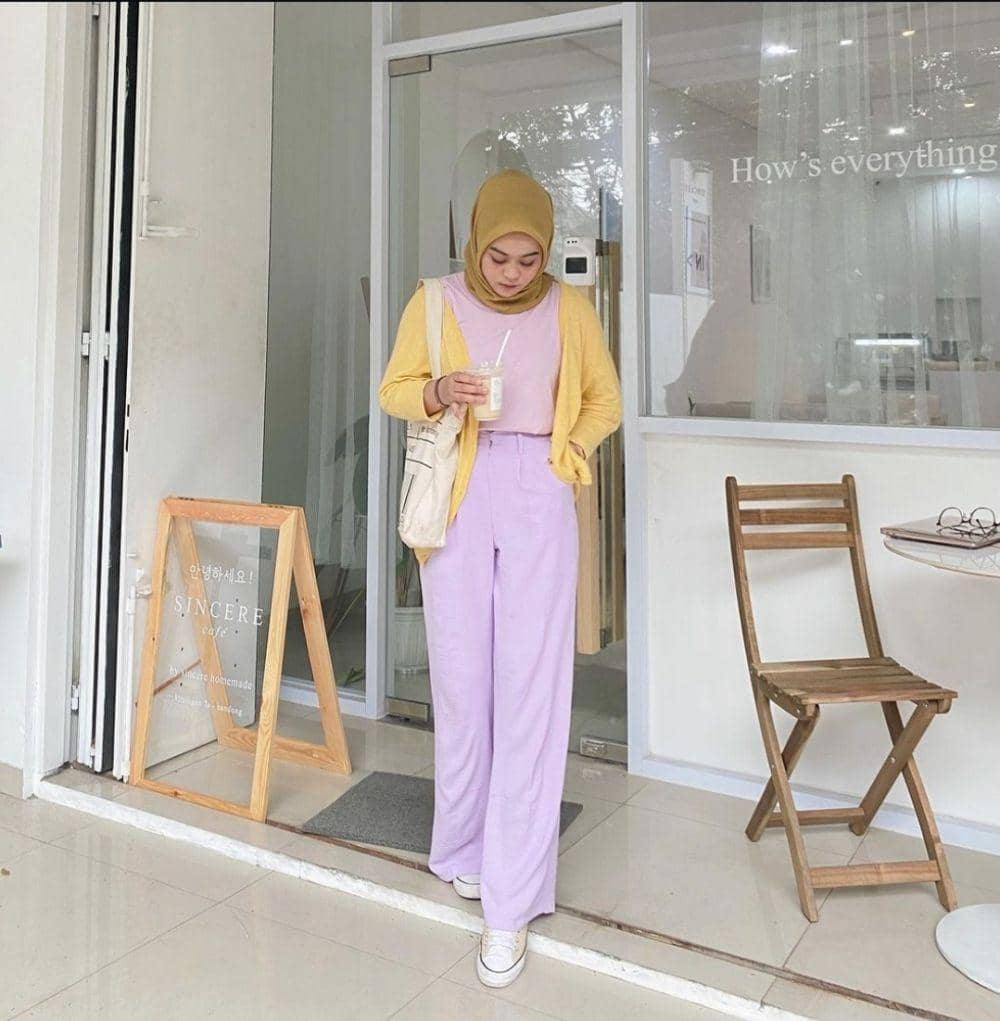 OOTD ala Adzra Afifah (instagram.com/adzraafifah)