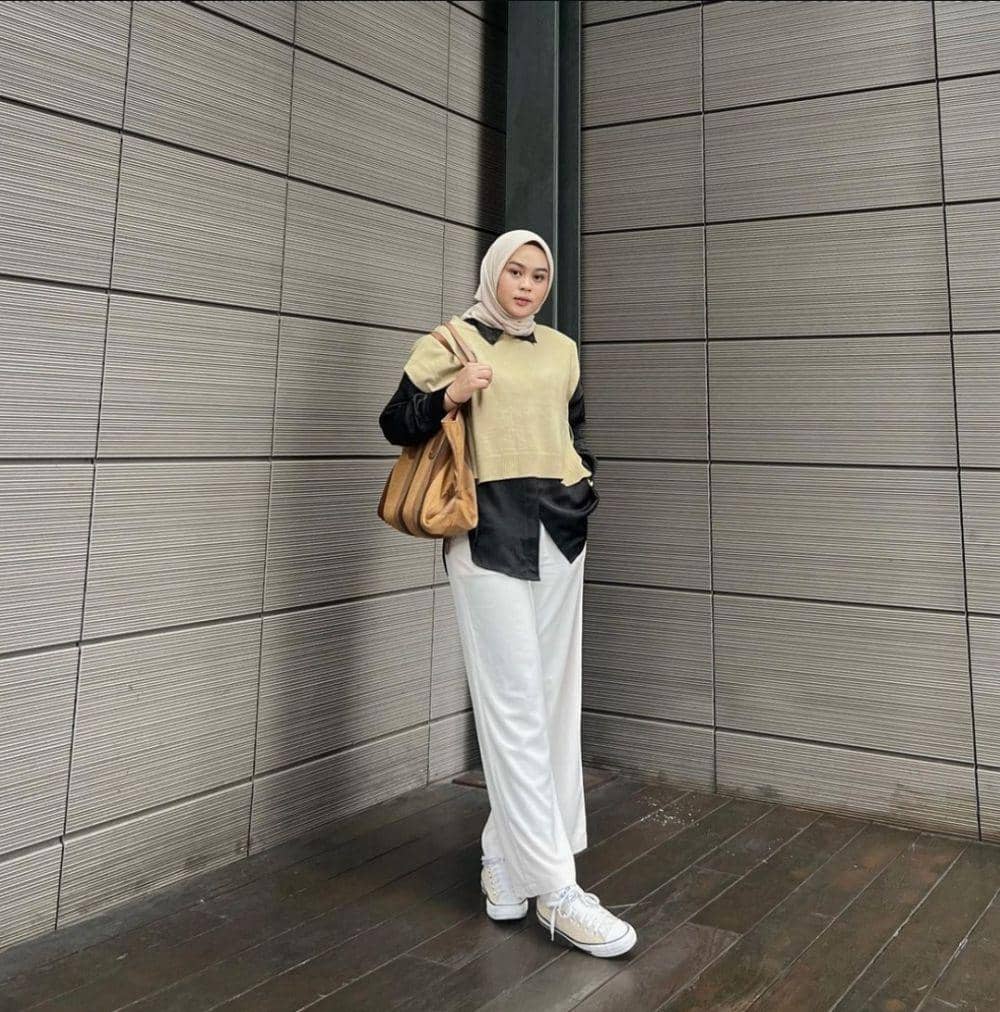 OOTD ala Adzra Afifah (instagram.com/adzraafifah)