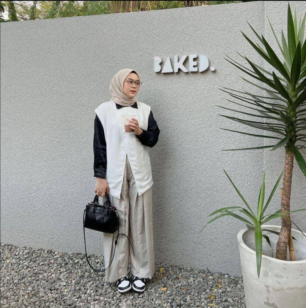 OOTD ala Adzra Afifah (instagram.com/adzraafifah)