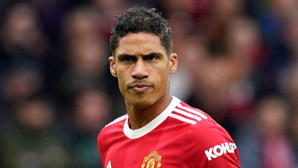 Raphael Varane dalam seragam Manchester United.(skysports.com)