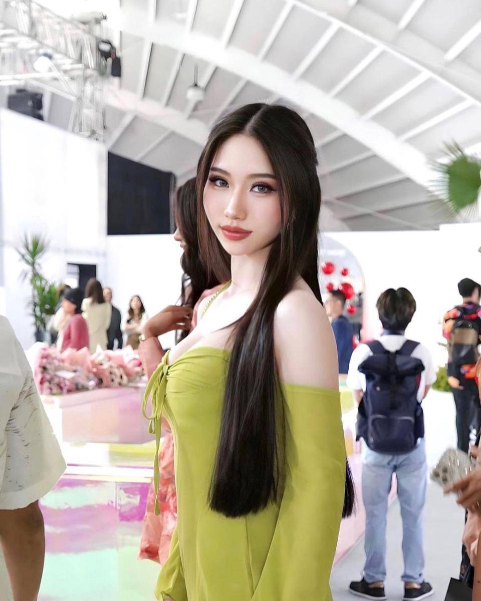 gaya makeup ala Valerie Avril (instagram.com/valerieavrill)