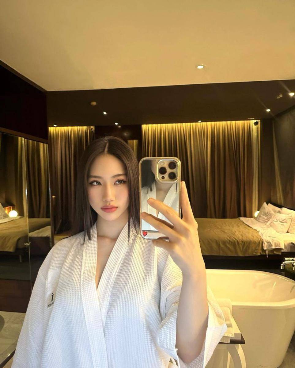 gaya makeup ala Valerie Avril (instagram.com/valerieavrill)