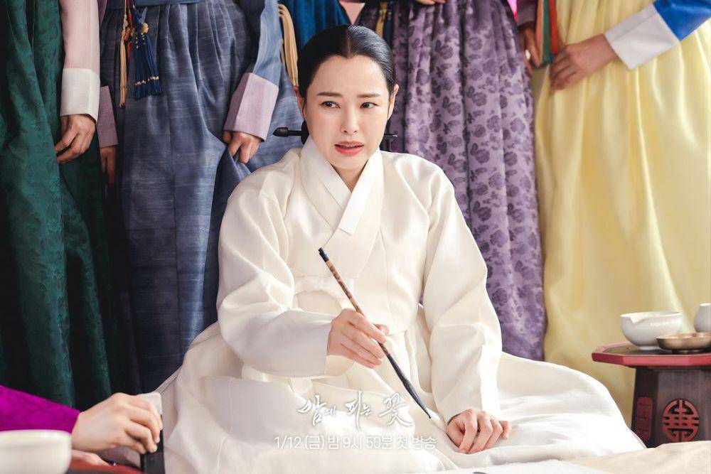 Still cut Knight Flower (instagram.com/mbcdrama_now)