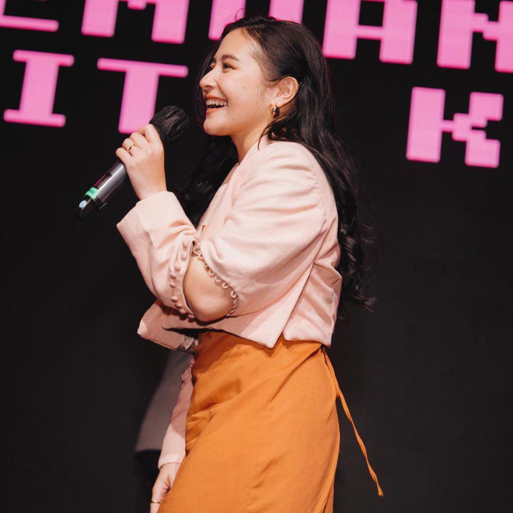 potret Prilly Latuconsina di acara Sinemaku Day 2024 (instagram.com/prillylatuconsina96)