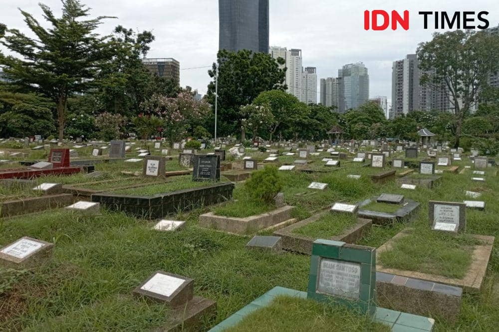 Kondisi TPU Menteng Pulo, Jumat (12/1/2024). (IDN Times/Dini Suciatiningrum)