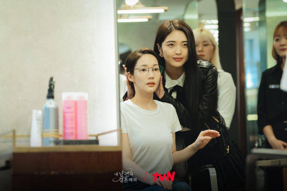Park Min Young dan Choi Gyu Ri di Marry My Husband (dok. tvN/Marry My Husband)