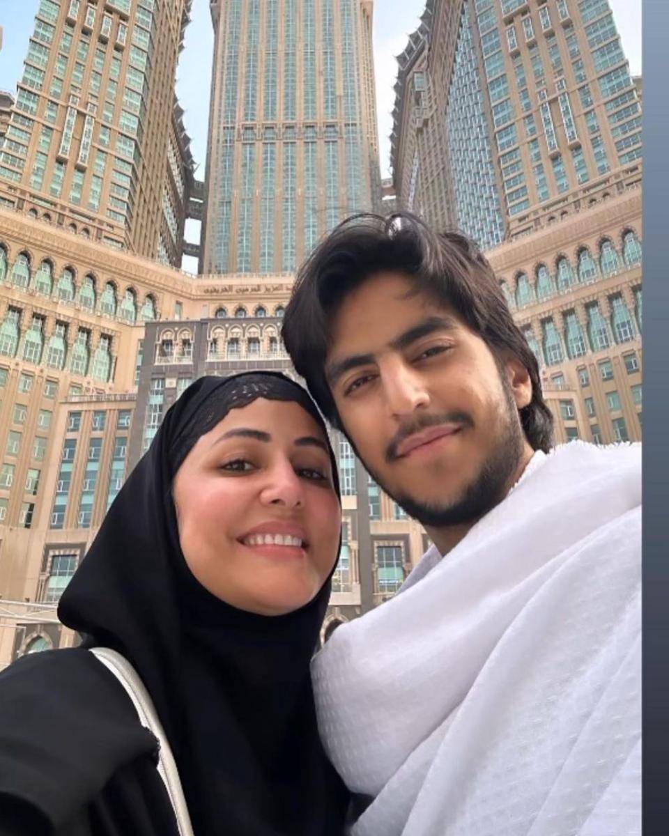 Hina Khan dan sahabat (instagram.com/desimartinimovies)
