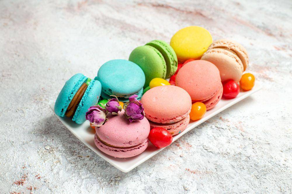 ilustrasi macaron (freepik.com/kamranaydinov)