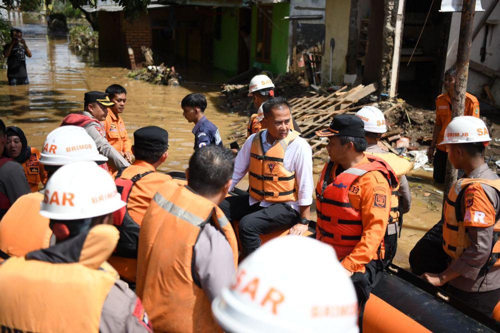 Banjir Bandang Bandung, 1.326 Jiwa Mengungsi, 3 Kecamatan Terdampak
