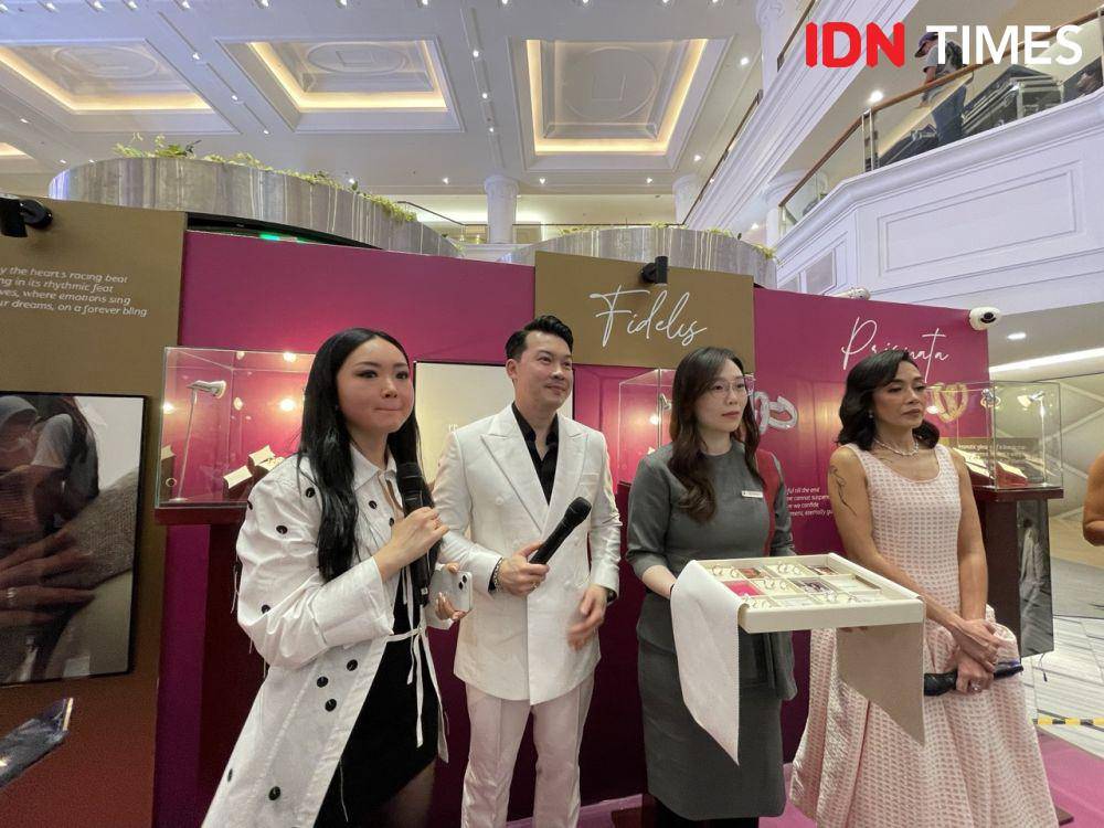 Peluncuran resmi koleksi Frank and Co. X Monica Ivena, pada Jumat (12/1/24) di Plaza Indonesia, Jakarta Pusat. (IDN Times/Dina Fadillah Salma)