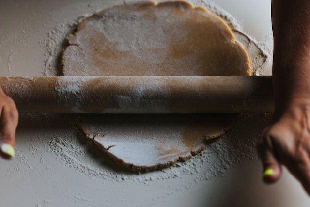 ilustrasi rolling pin (unsplash.com/Nathan Dumlao)