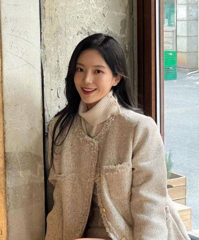 potret Yun Ha Jeong (instagram.com/hi_jjeong2)