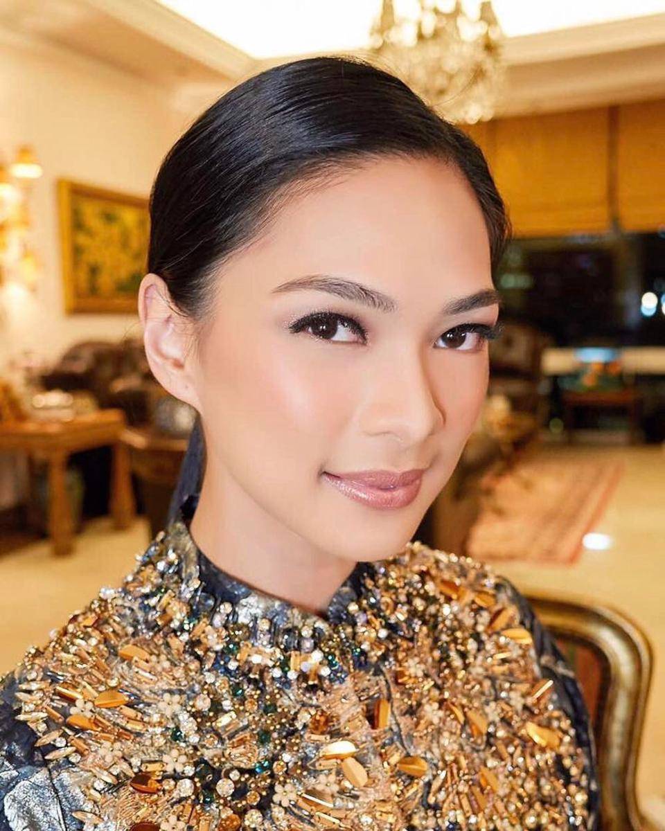 inspirasi makeup wisuda ala Mesty Ariotedjo (instagram.com/mestyariotedjo)