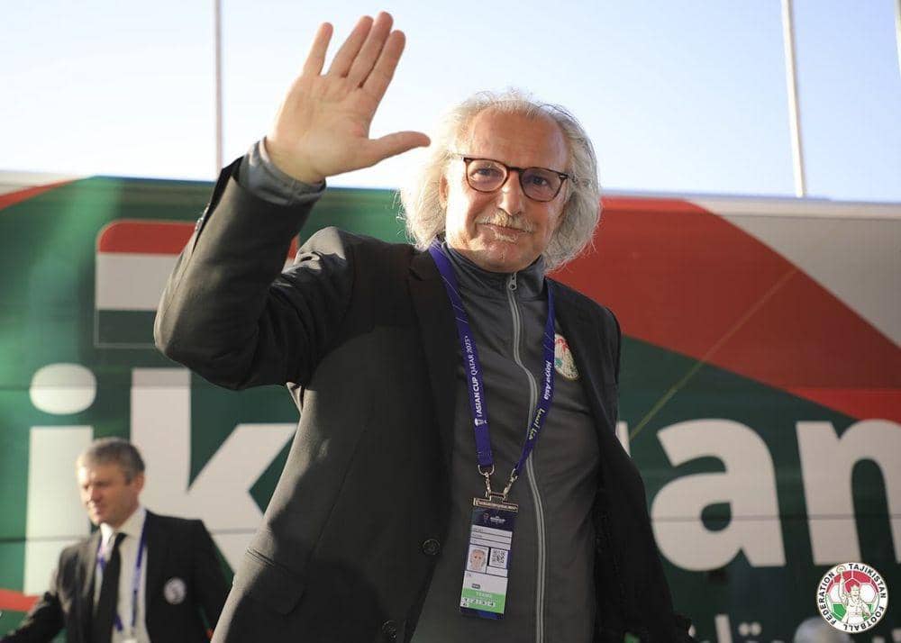 Mantan Pelatih PSM Peter Segrt Kini Tampil di Piala Asia 2023
