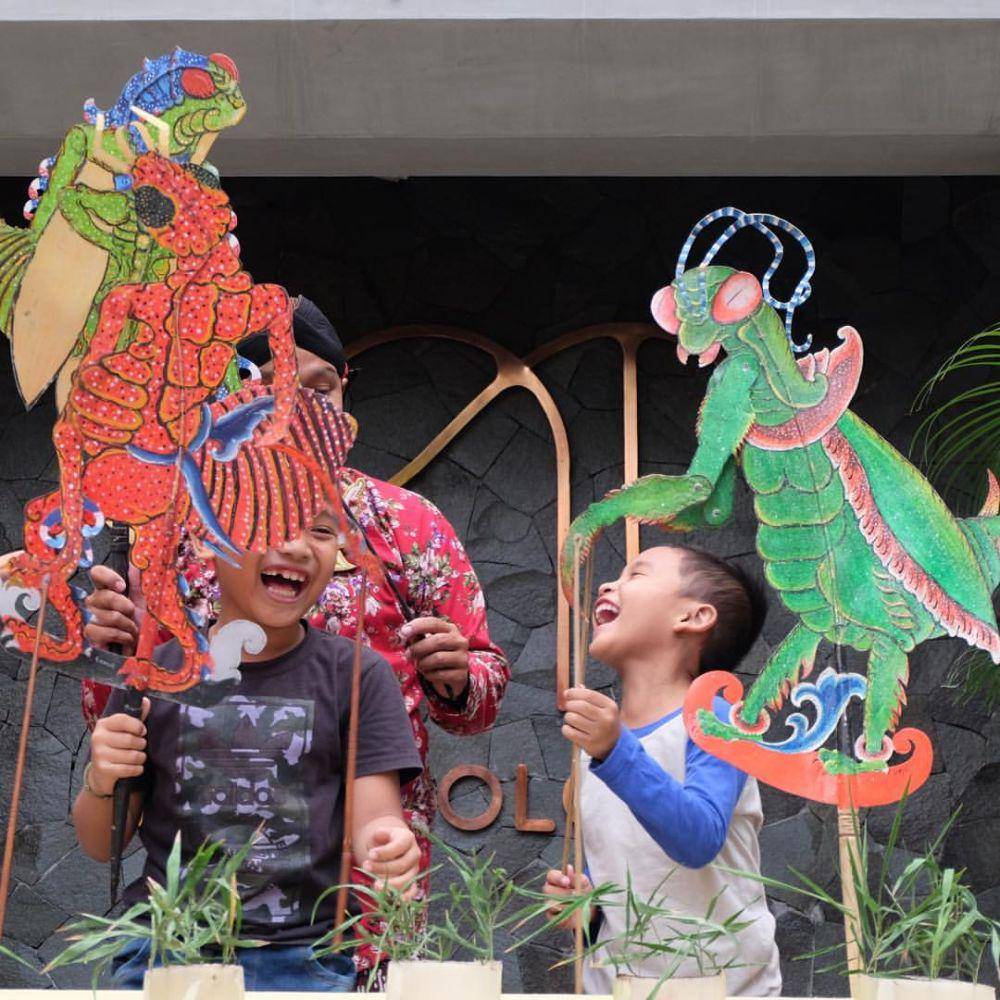 ilustrasi anak-anak main wayang serangga (instagram.com/yatscolony)