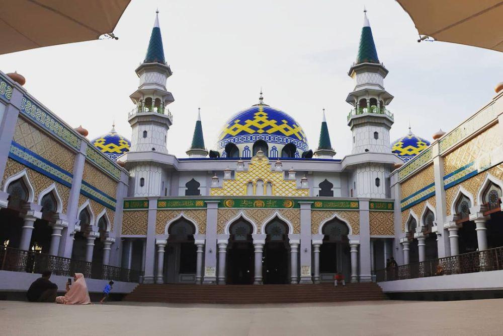 20 Tempat Wisata Religi di Tuban, Ada Masjid dalam Perut Bumi!